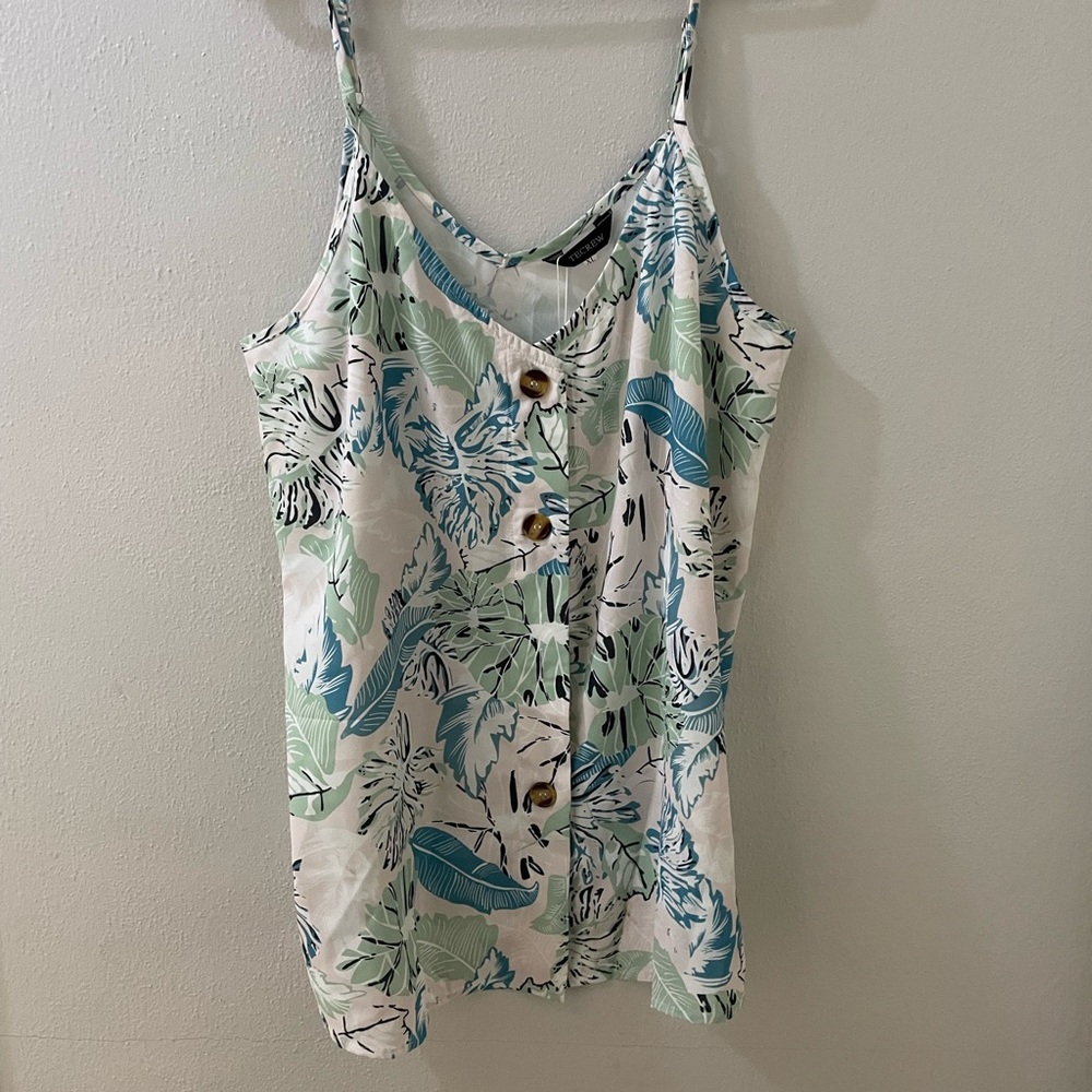 Net tank top add to 5/$25 bundle 💕💕